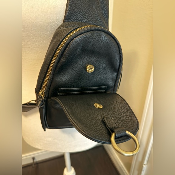 Anthro by Jen & Co Black Sling Bag w/ Removable Interchangeable Guitar Strap - Picture 4 of 7